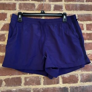 ATHLETA expedition short- size 6 in deep purple